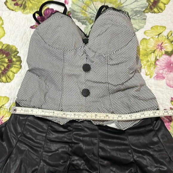 Halloween Costume Inspector, Sexy skirt, Cape, and Sherlock Holmes Style Hat - Picture 13 of 13